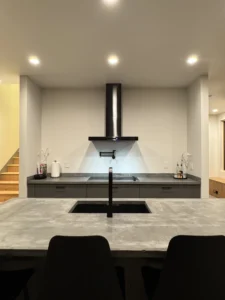 Discover This Stunning Modern Home In The Mountainous Region Of Hungry Horse, Montana, Where The Beauty Of Arapido Sprayable Microcement Flooring Takes Center Stage