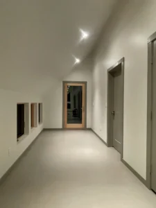 Discover This Stunning Modern Home In The Mountainous Region Of Hungry Horse, Montana, Where The Beauty Of Arapido Sprayable Microcement Flooring Takes Center Stage