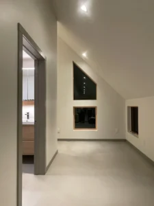 Discover This Stunning Modern Home In The Mountainous Region Of Hungry Horse, Montana, Where The Beauty Of Arapido Sprayable Microcement Flooring Takes Center Stage