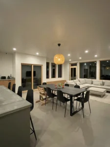 Discover This Stunning Modern Home In The Mountainous Region Of Hungry Horse, Montana, Where The Beauty Of Arapido Sprayable Microcement Flooring Takes Center Stage